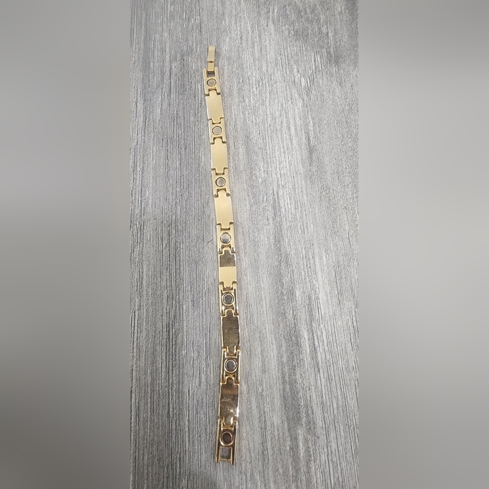 Elegant Gold Tone and Black Women's Bracelet - Picture 4 of 6